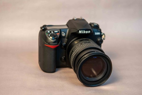 Nikon 200 mit objektiv - 200,